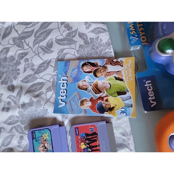 VTech - 3 Vsmile 2VMotion TV Learning System Consoles Lot W/Controllers Untested - Picture 8 of 8